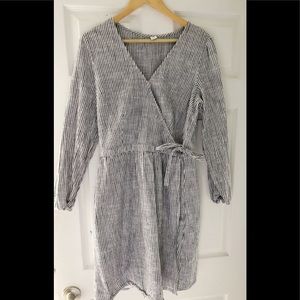 Old Navy Tall Seersucker wrap dress